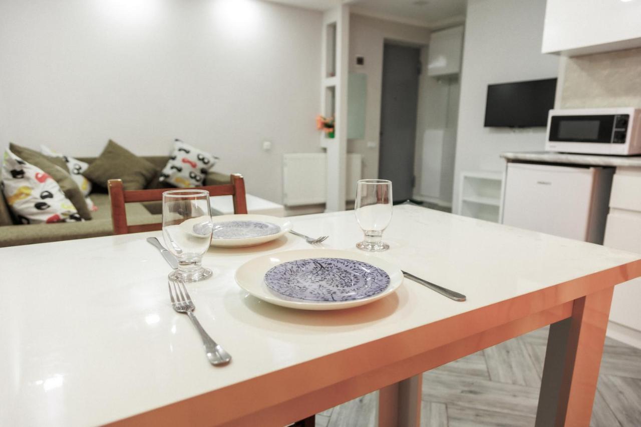 Apartment "B" With A Separate Bedroom Tbilisi Esterno foto